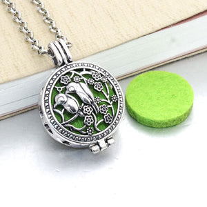 1pcs Aroma Diffuser Necklace Open Antique Vintage Lockets Pendant Perfume Essential Oil Aromatherapy Locket Necklace With Pads