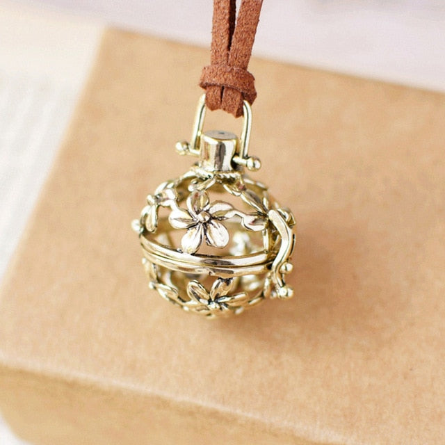 Multi-style Retro Charm Aromatherapy Pendant Spherical Locket for Aroma Essential Oil Aromatherapy Diffuser Necklace Jewelry