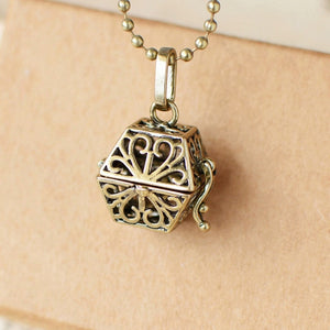 Multi-style Retro Charm Aromatherapy Pendant Spherical Locket for Aroma Essential Oil Aromatherapy Diffuser Necklace Jewelry