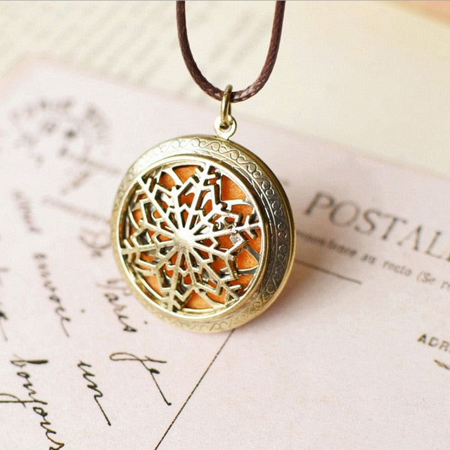 Multi-style Retro Charm Aromatherapy Pendant Spherical Locket for Aroma Essential Oil Aromatherapy Diffuser Necklace Jewelry